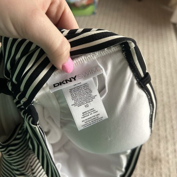 DKNY Striped Strapless Womens 10 Black White One Piece Swimsuit Bathing Suit - Picture 8 of 8